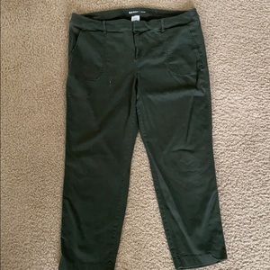 Old Navy Pixie crop pant.  Size 18